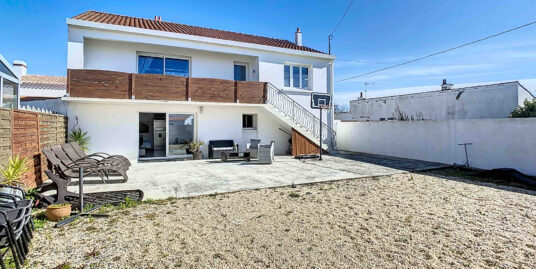 A PROXIMITE DU CENTRE DE NOIRMOUTIER – GRANDE MAISON AVEC 5 CHAMBRES