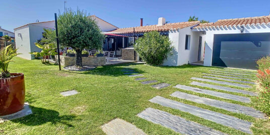 ENTRE LE CENTRE ET LE BOIS DE LA CHAISE – JOLIE VILLA D’ARCHITECTE AVEC DE BELLES PRESTATIONS