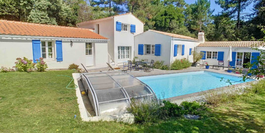 EN PLEIN COEUR DU BOIS DE LA CHAISE – BELLE PROPRIETE AVEC 7 CHAMBRES